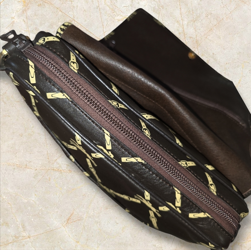 Longchamp Black Shoulder Bag with Beige Chain-Link Print - Picture 10 of 13